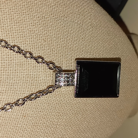 Set - Picture 2 of 3